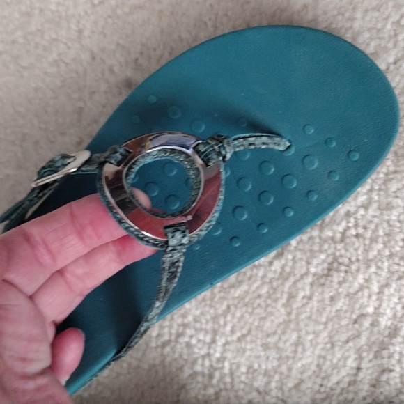 Vionic teal blue python print leather sandals. Size 8 - Picture 3 of 9